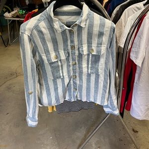 American Eagle Button up Shirt